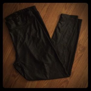 Additionelle Wet look tight